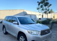 2010 Toyota Kluger KX-R GSU40R Wagon in Silver.