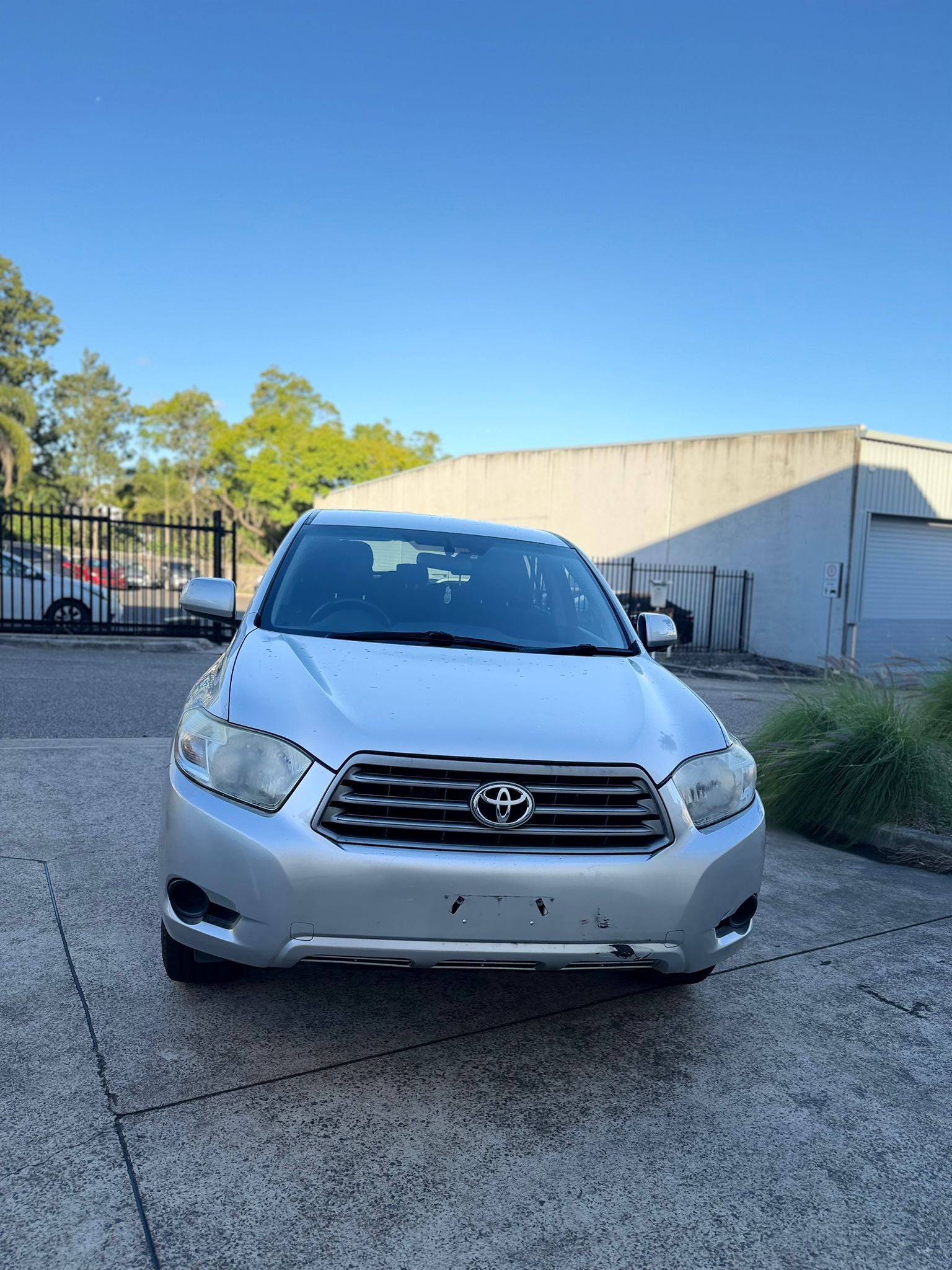 2010 Toyota Kluger KX-R GSU40R Wagon in Silver.