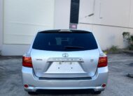 2010 Toyota Kluger KX-R GSU40R Wagon in Silver.