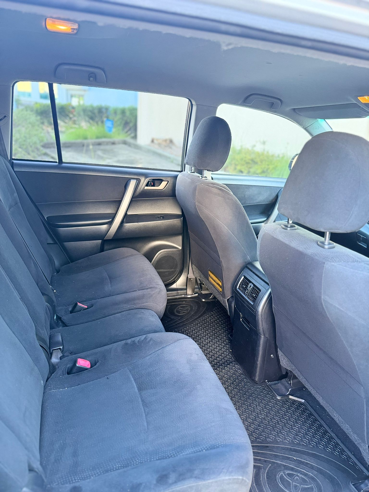 2010 Toyota Kluger KX-R GSU40R Wagon in Silver.