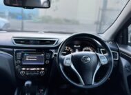 2016 Nissan Qashqai Ti S/Wagon in Red.