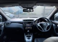 2016 Nissan Qashqai Ti S/Wagon in Red.