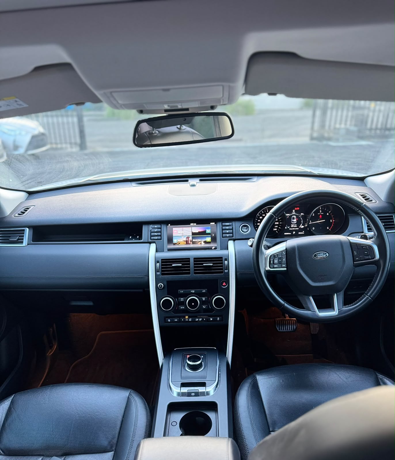2018 Land Rover Discovery Sport TD4 132KW SE L550 MY18 Wagon in White.