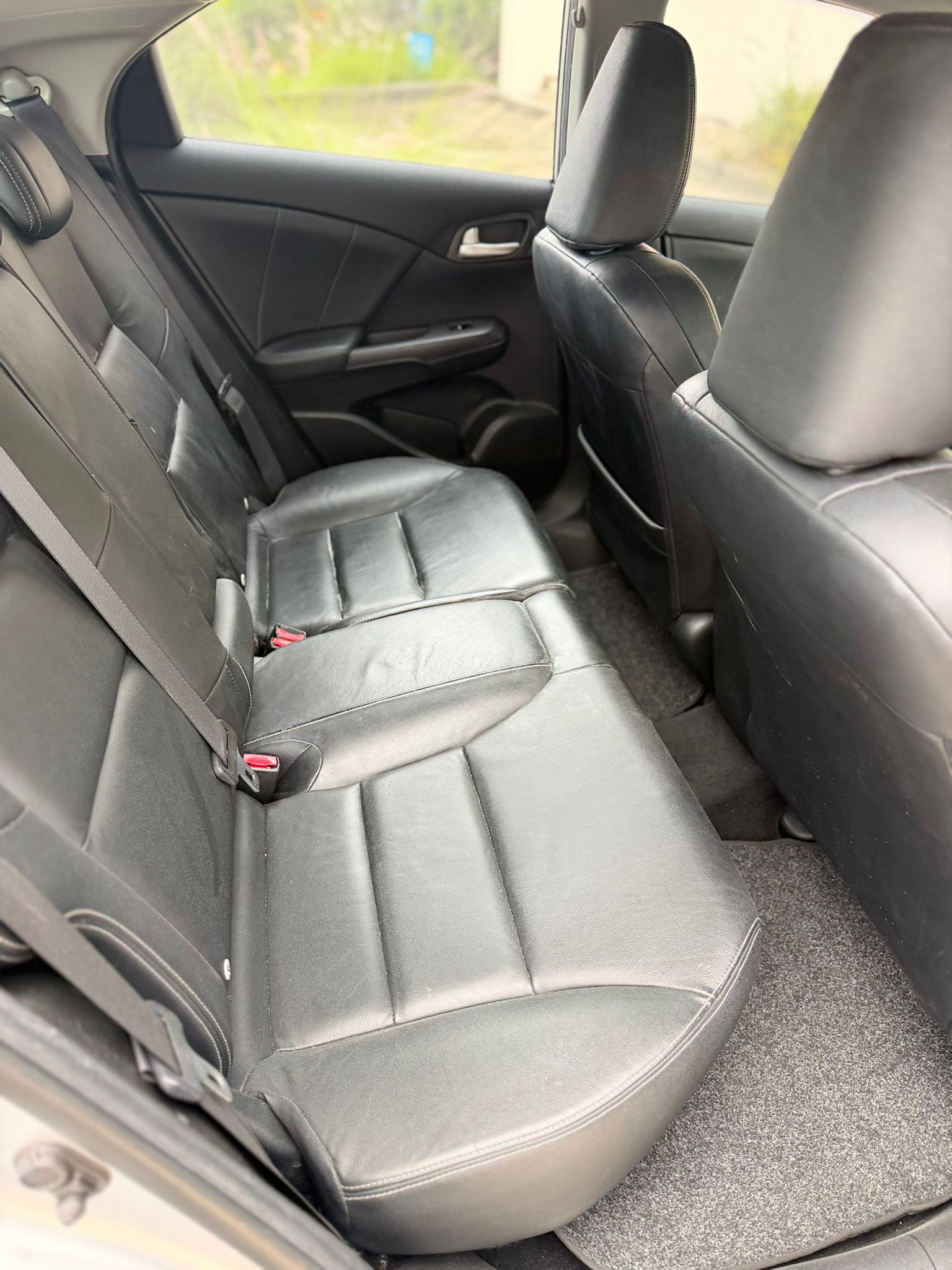 2012 Honda Civic VTi-L Hatch in Silver.