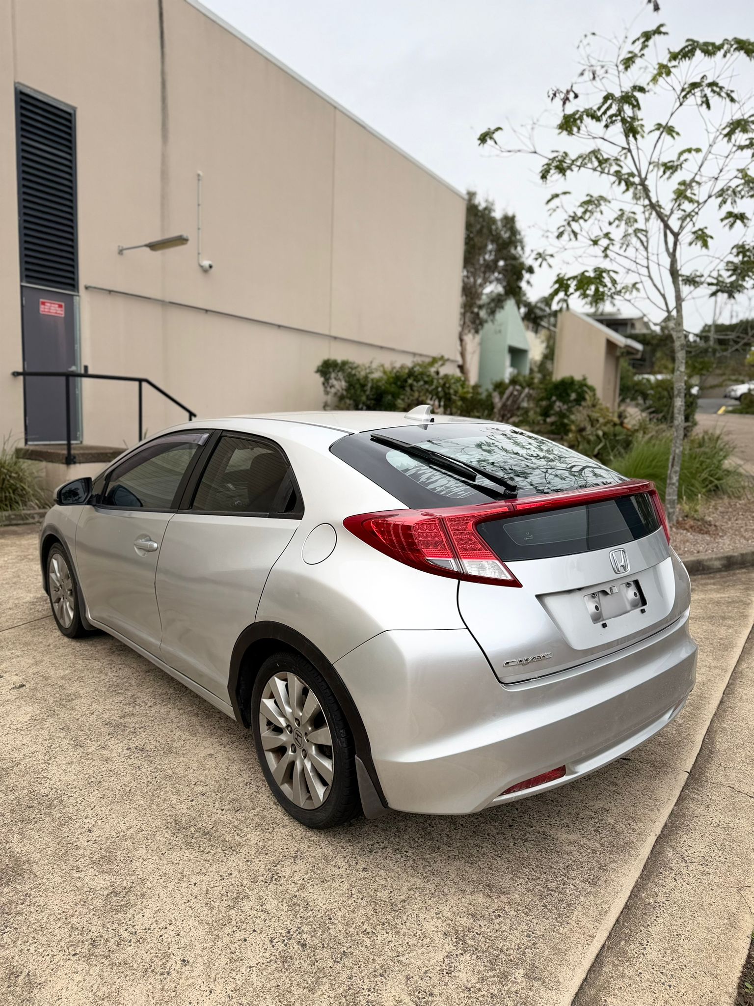 2012 Honda Civic VTi-L Hatch in Silver.