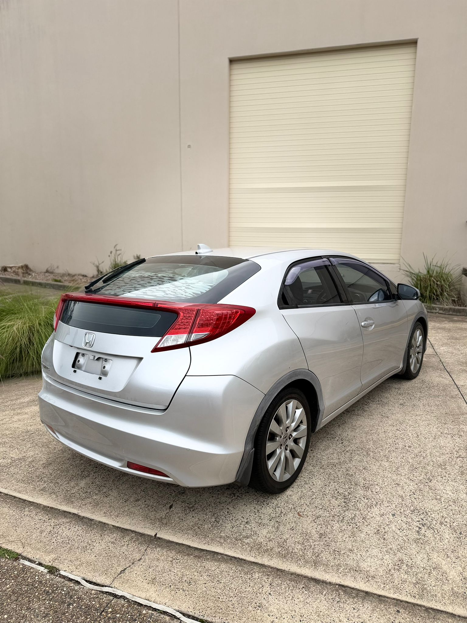 2012 Honda Civic VTi-L Hatch in Silver.