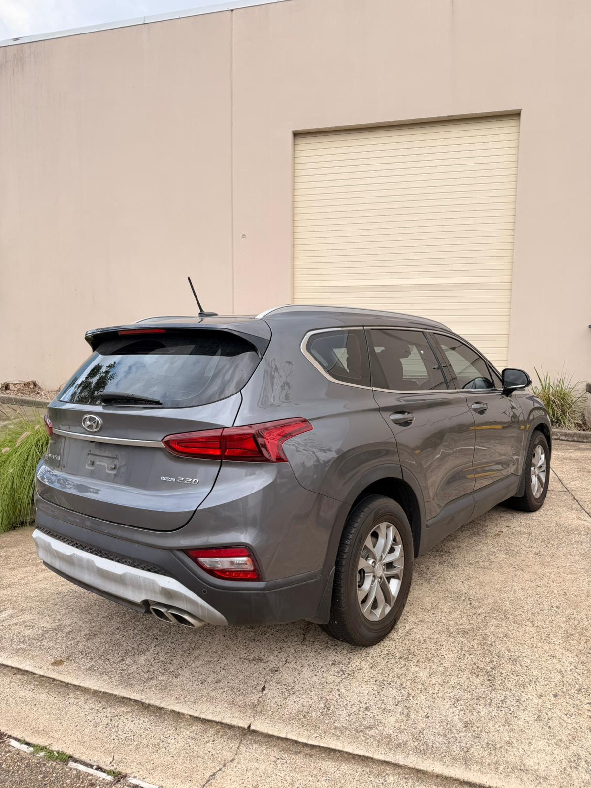 2020 Hyundai Santa Fe TM2 2.2D Active CRDi Station Wagon in Grey.