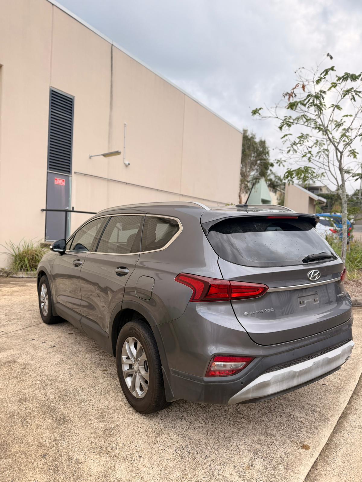 2020 Hyundai Santa Fe TM2 2.2D Active CRDi Station Wagon in Grey.