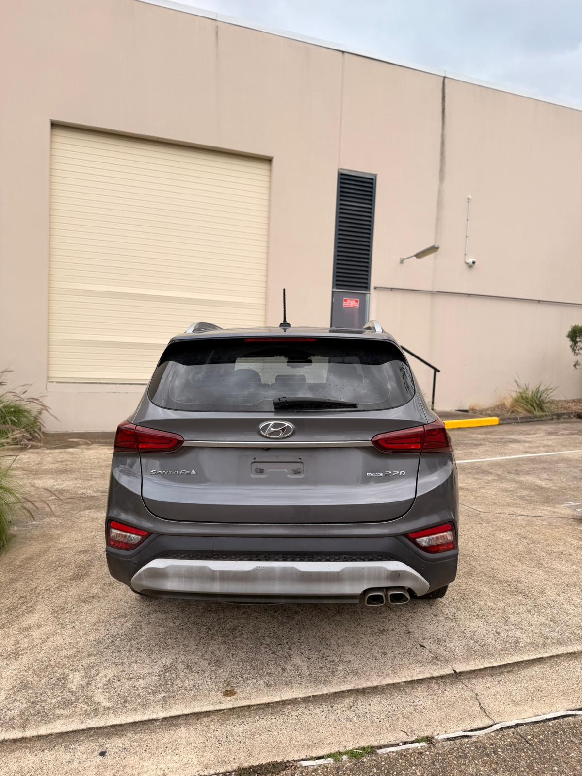 2020 Hyundai Santa Fe TM2 2.2D Active CRDi Station Wagon in Grey.