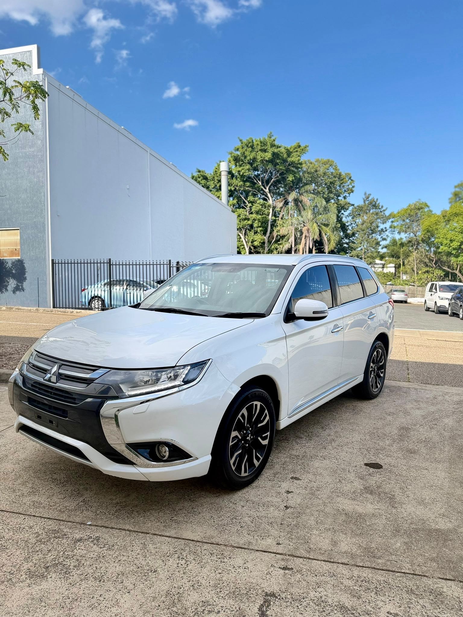 2018 Mitsubishi Outlander ZK LS PHEV S/Wagon in White.