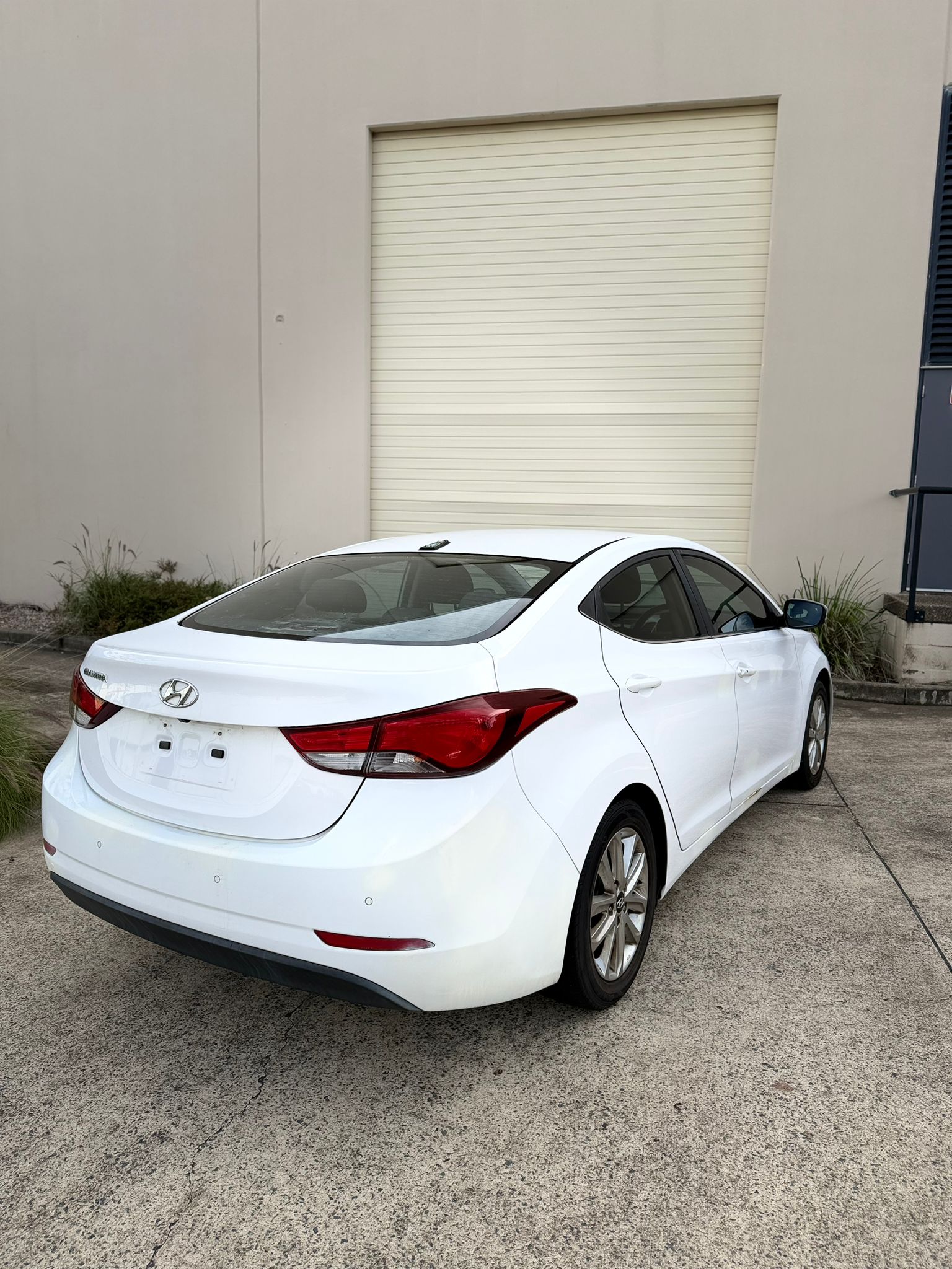 2015 Hyundai Elantra Elite MD3 Sedan in White.