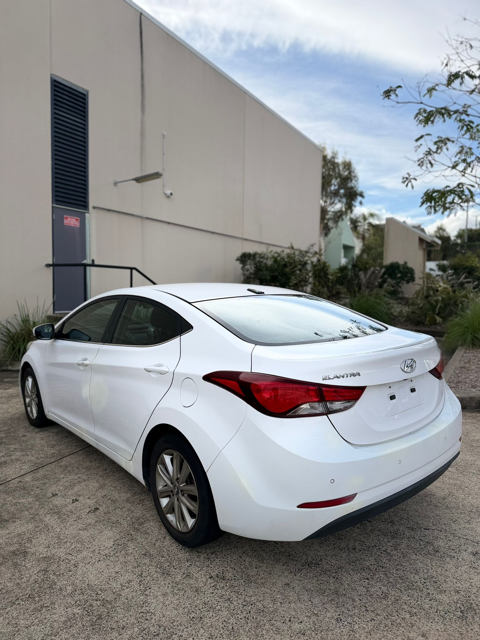 2015 Hyundai Elantra Elite MD3 Sedan in White.