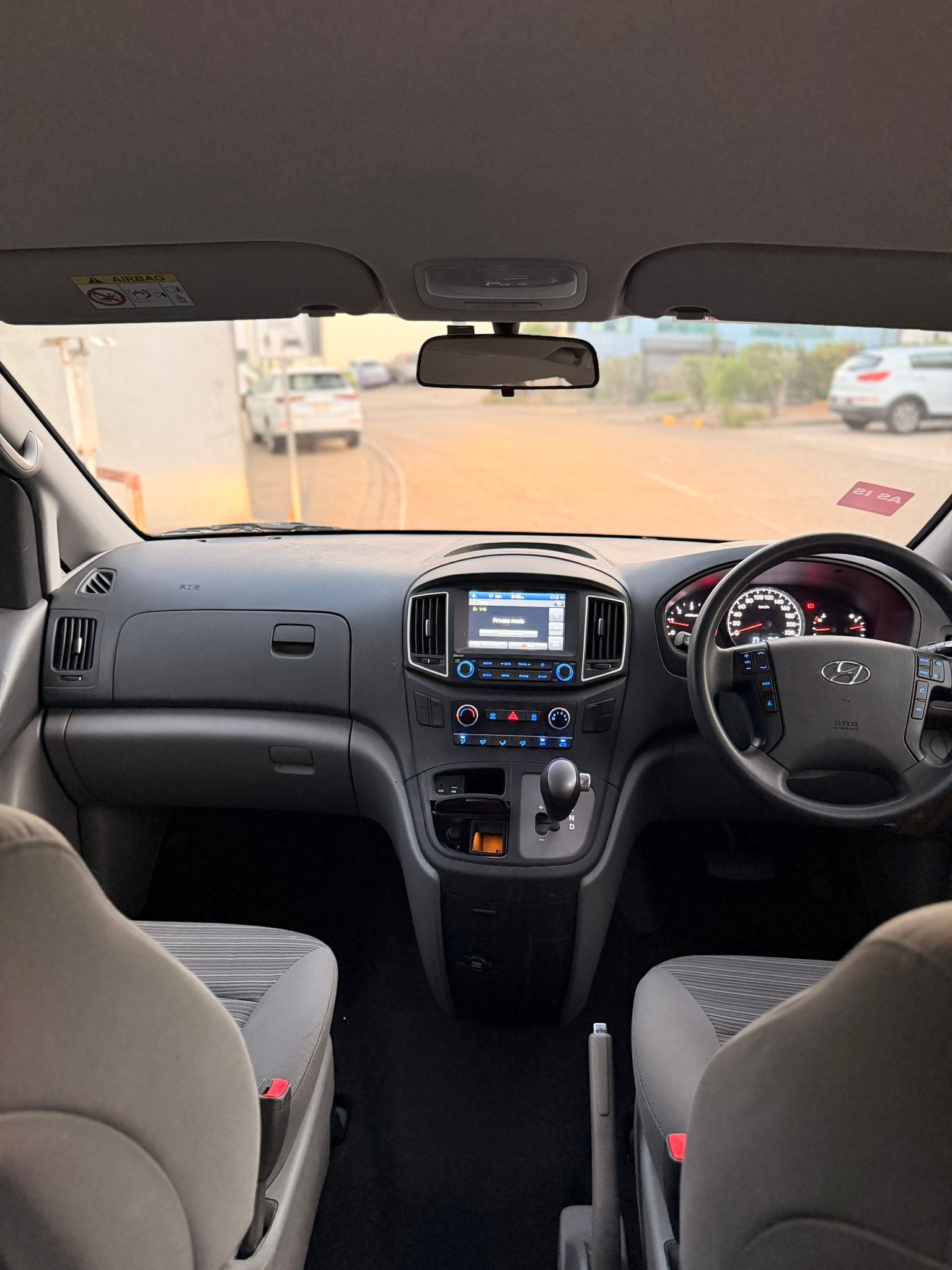2019 Hyundai iLoad TQ4 3S Twin Swing Van in White.