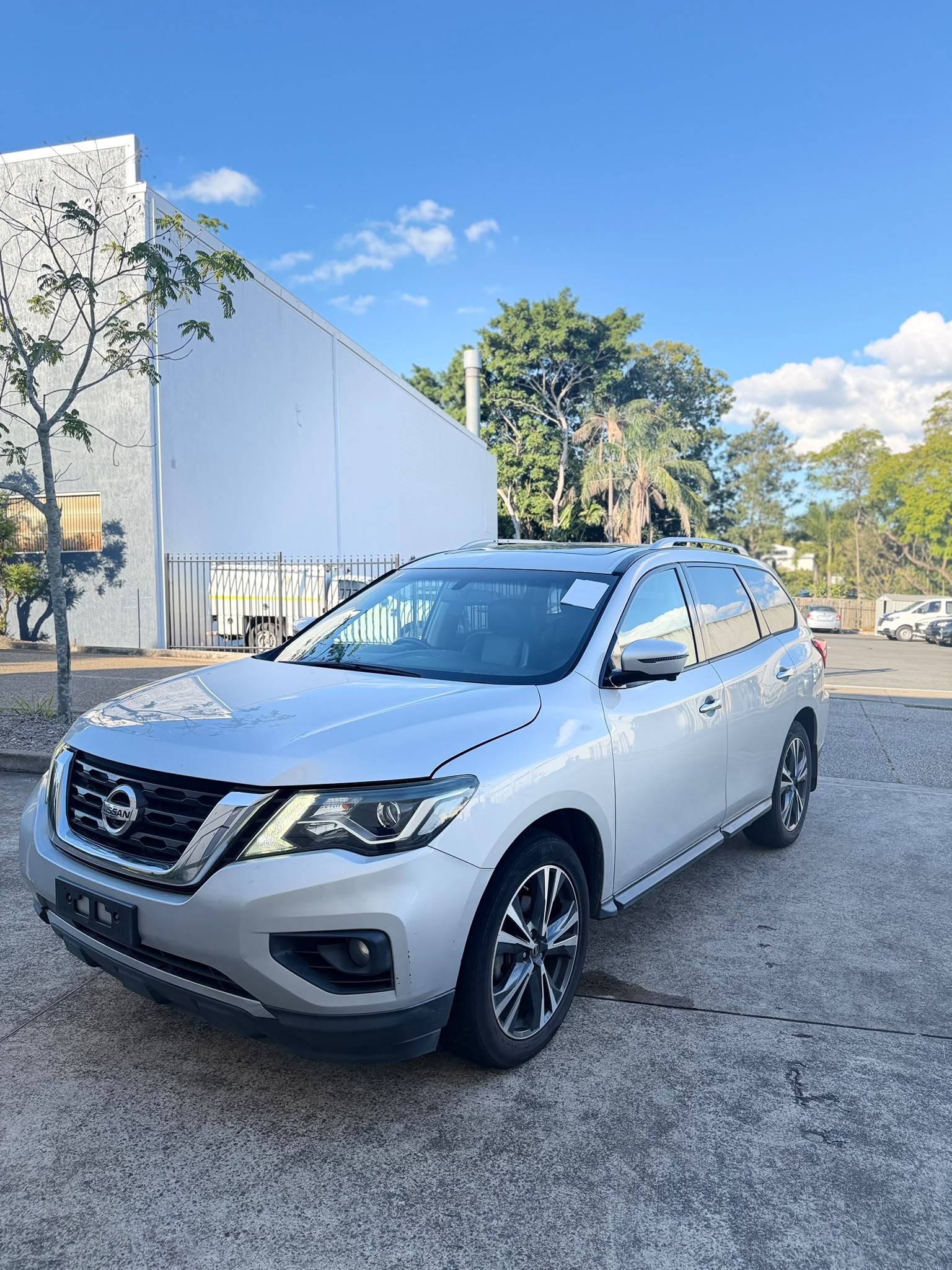 2018 Nissan Pathfinder Ti R52 Series II MY17 Wagon in Silver.