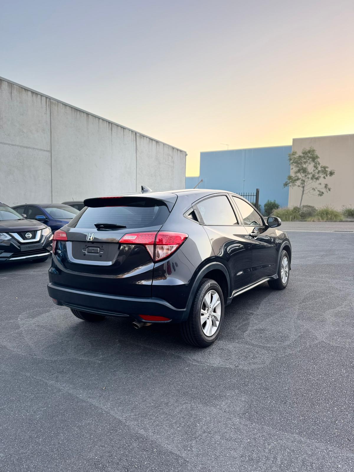 2018 Honda HR-V VTi SUV in Grey.