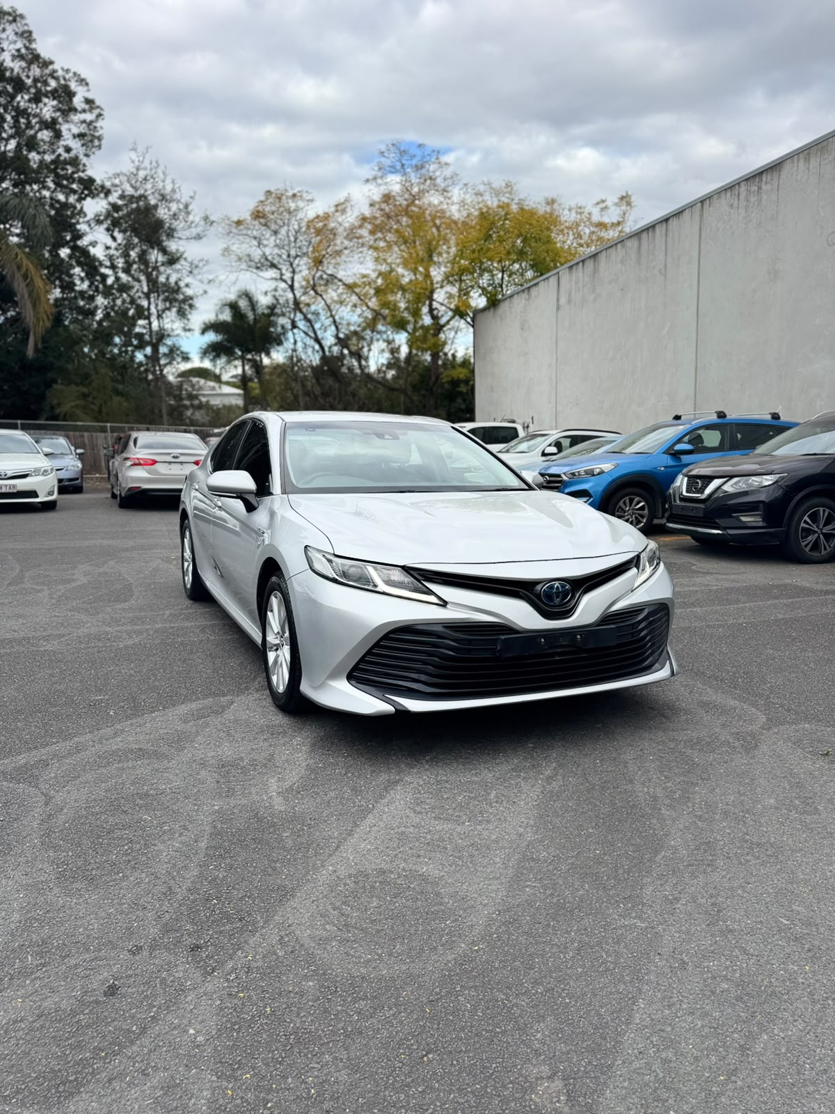2020 Toyota Camry Ascent Hybrid Sedan in Silver.