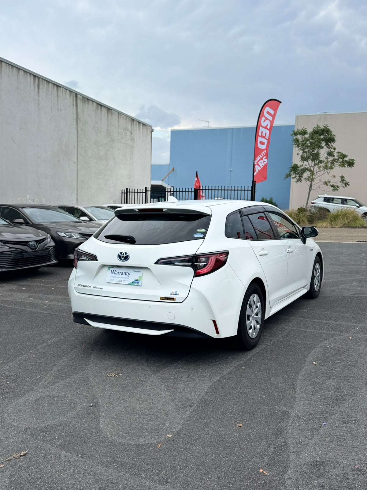 2019 Toyota Corolla Touring Wagon Hybrid in White